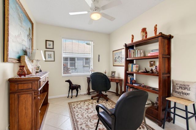 10732 Royal Caribbean Circle, Boynton Beach, FL 33437