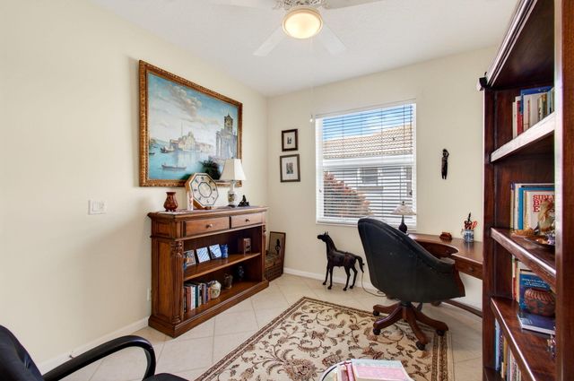 10732 Royal Caribbean Circle, Boynton Beach, FL 33437