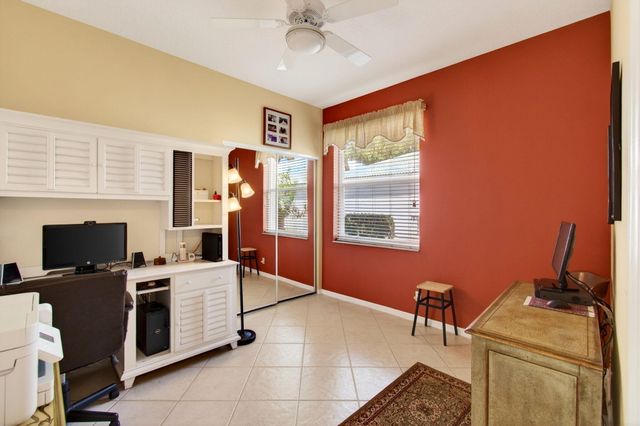 10732 Royal Caribbean Circle, Boynton Beach, FL 33437