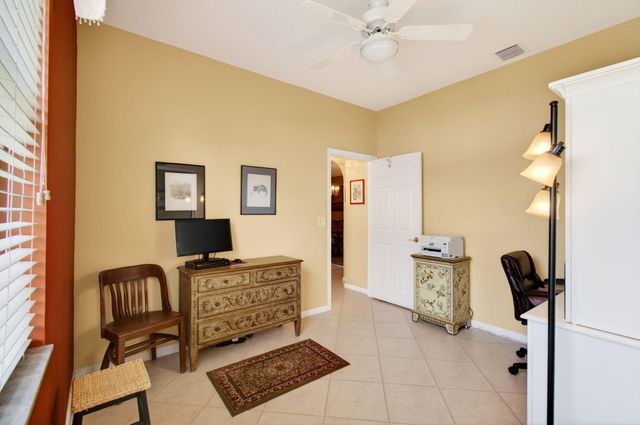 10732 Royal Caribbean Circle, Boynton Beach, FL 33437