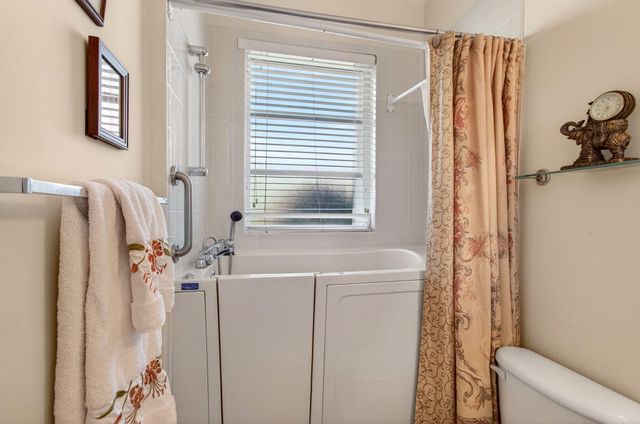 10732 Royal Caribbean Circle, Boynton Beach, FL 33437