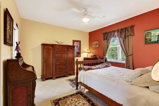 10732 Royal Caribbean Circle, Boynton Beach, FL 33437