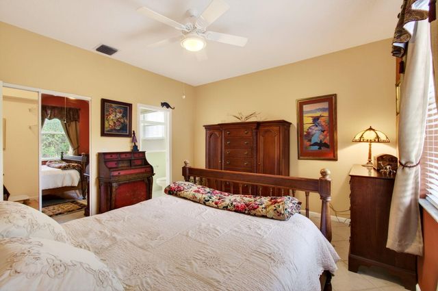 10732 Royal Caribbean Circle, Boynton Beach, FL 33437