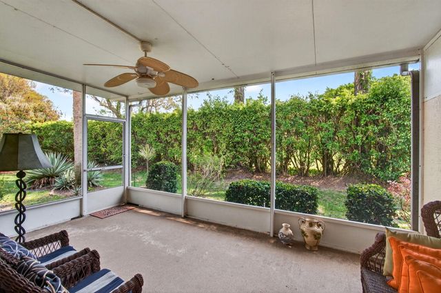 10732 Royal Caribbean Circle, Boynton Beach, FL 33437