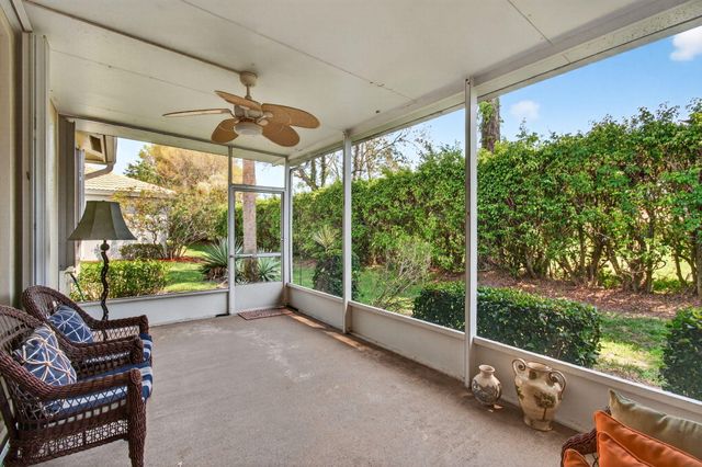 10732 Royal Caribbean Circle, Boynton Beach, FL 33437