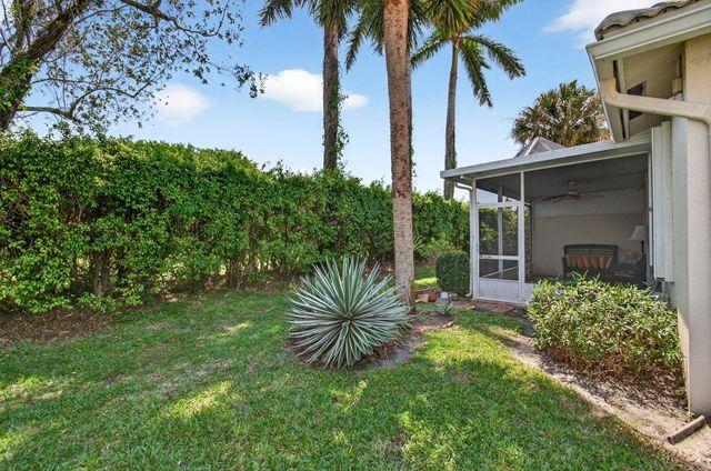 10732 Royal Caribbean Circle, Boynton Beach, FL 33437