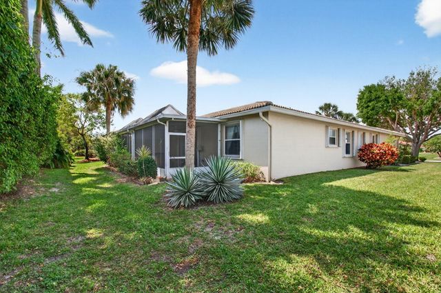 10732 Royal Caribbean Circle, Boynton Beach, FL 33437