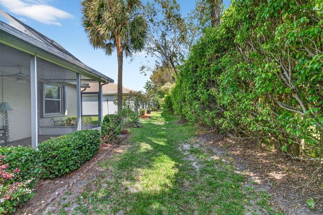 10732 Royal Caribbean Circle, Boynton Beach, FL 33437