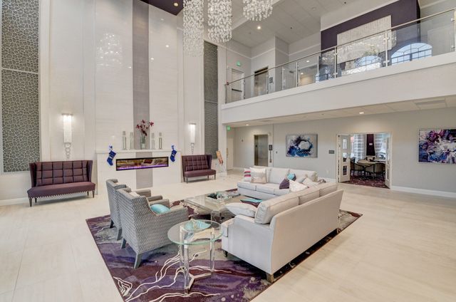 10732 Royal Caribbean Circle, Boynton Beach, FL 33437