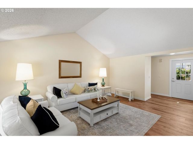11495 Sw SPRINGWOOD Dr, Tigard, OR 97223