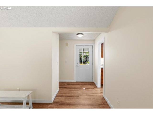11495 Sw SPRINGWOOD Dr, Tigard, OR 97223