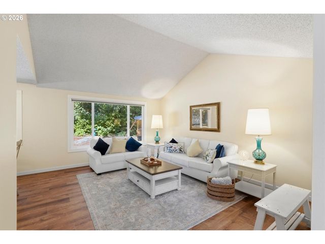 11495 Sw SPRINGWOOD Dr, Tigard, OR 97223