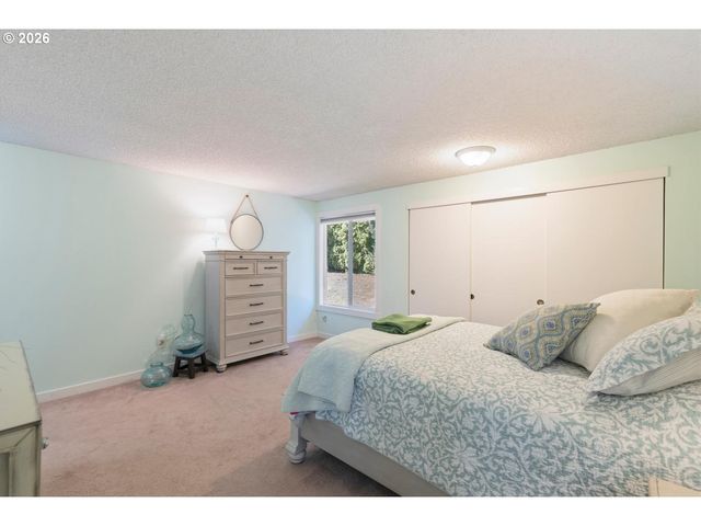11495 Sw SPRINGWOOD Dr, Tigard, OR 97223