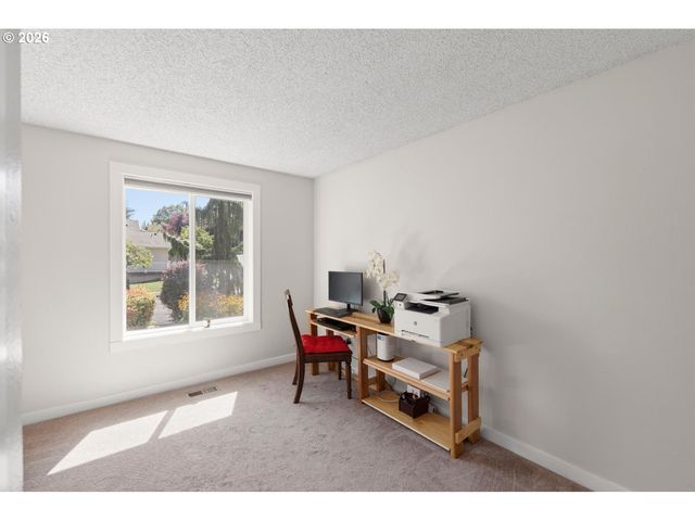 11495 Sw SPRINGWOOD Dr, Tigard, OR 97223