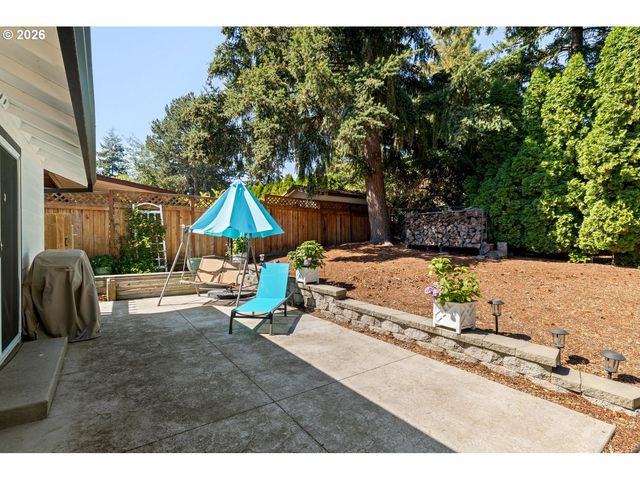 11495 Sw SPRINGWOOD Dr, Tigard, OR 97223
