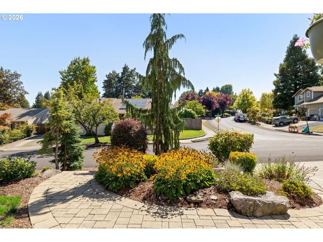 11495 Sw SPRINGWOOD Dr, Tigard, OR 97223