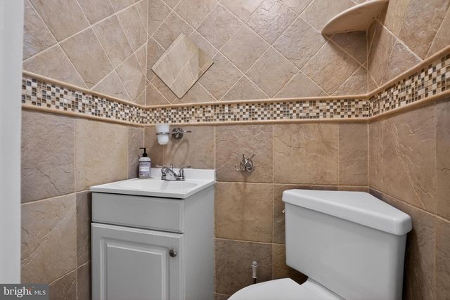 933 FERNON ST, Philadelphia, PA 19148