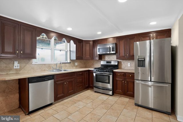 933 FERNON ST, Philadelphia, PA 19148