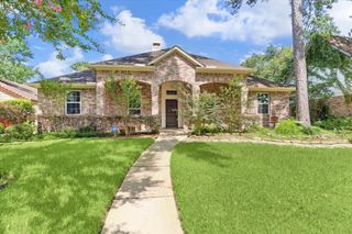 3302 Knoll Manor Drive, Kingwood, TX 77345