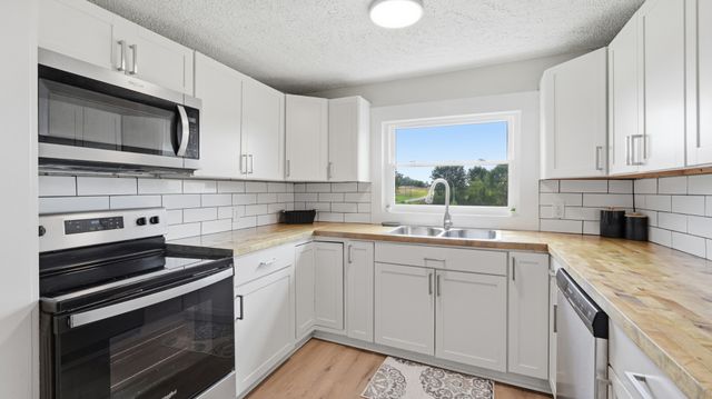469 Fred Cooper Rd, Mcminnville, TN 37110