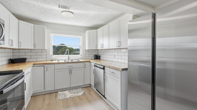 469 Fred Cooper Rd, Mcminnville, TN 37110