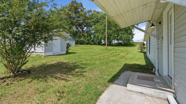 469 Fred Cooper Rd, Mcminnville, TN 37110