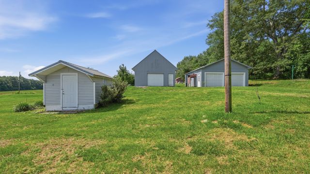 469 Fred Cooper Rd, Mcminnville, TN 37110