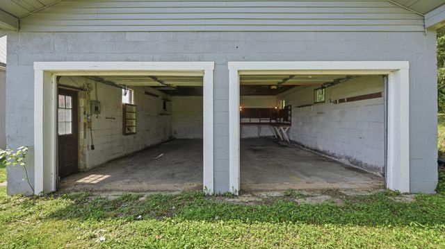 469 Fred Cooper Rd, Mcminnville, TN 37110