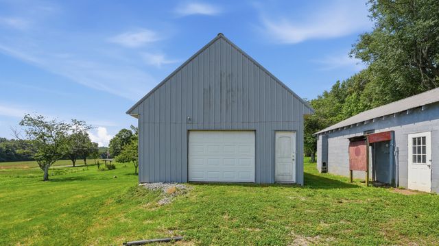 469 Fred Cooper Rd, Mcminnville, TN 37110