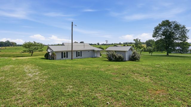 469 Fred Cooper Rd, Mcminnville, TN 37110