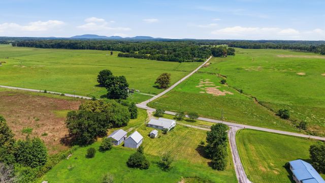 469 Fred Cooper Rd, Mcminnville, TN 37110