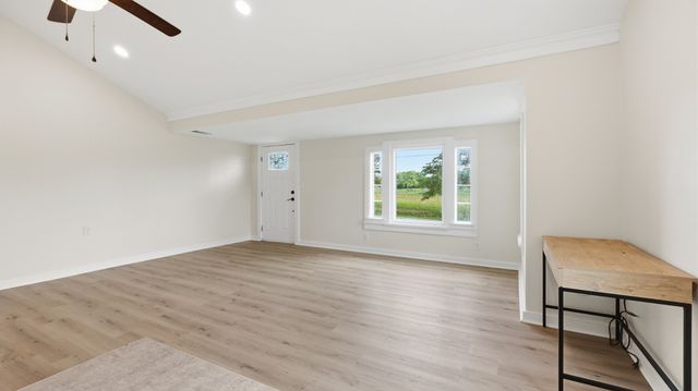 469 Fred Cooper Rd, Mcminnville, TN 37110