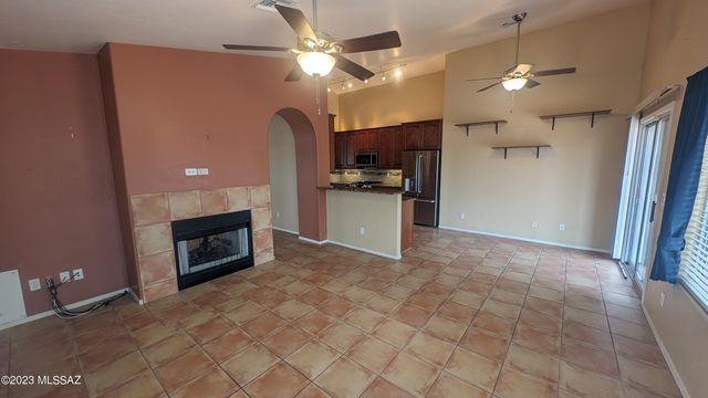 2520 W Tom Watson Drive, Tucson, AZ 85742