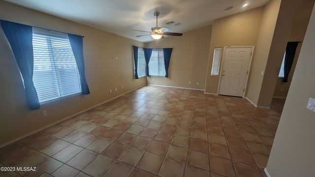 2520 W Tom Watson Drive, Tucson, AZ 85742