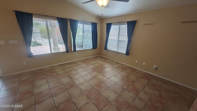 2520 W Tom Watson Drive, Tucson, AZ 85742