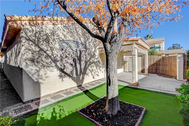 7821 Smokerise Court, Las Vegas, NV 89131