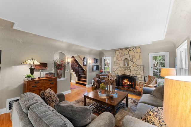 252 Hillcrest Avenue, Davenport, IA 52803