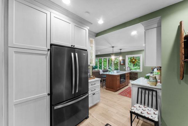 252 Hillcrest Avenue, Davenport, IA 52803