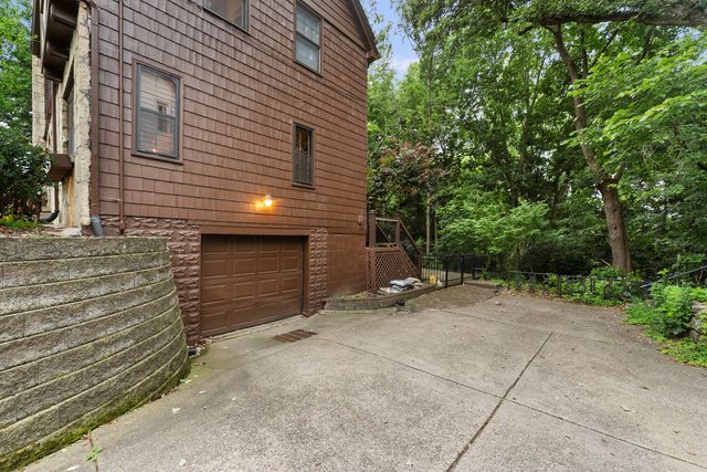 252 Hillcrest Avenue, Davenport, IA 52803