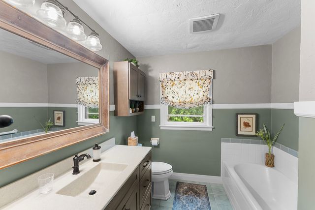 252 Hillcrest Avenue, Davenport, IA 52803