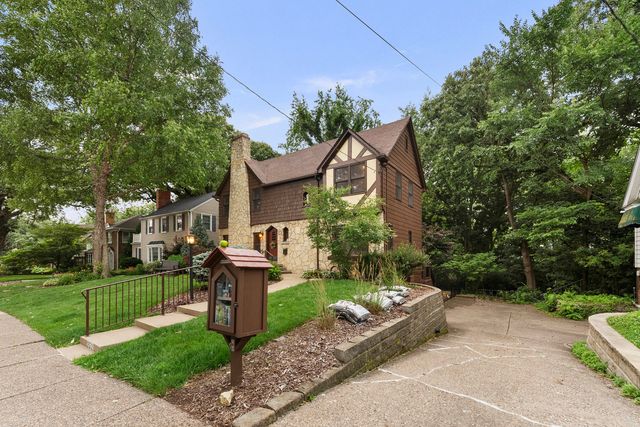 252 Hillcrest Avenue, Davenport, IA 52803