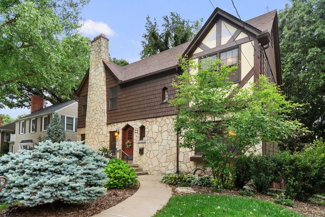 252 Hillcrest Avenue, Davenport, IA 52803