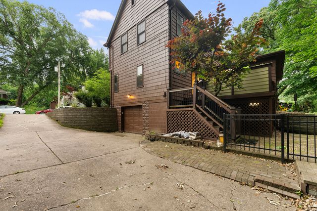 252 Hillcrest Avenue, Davenport, IA 52803