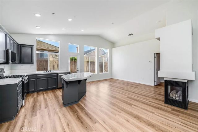 4888 Ellington, Ventura, CA 93003