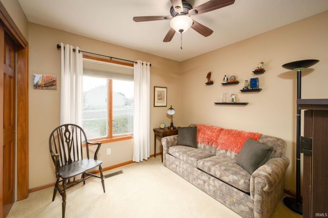 811 Falcon Creek Parkway, Fort Wayne, IN 46845