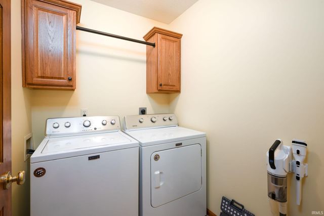 811 Falcon Creek Parkway, Fort Wayne, IN 46845