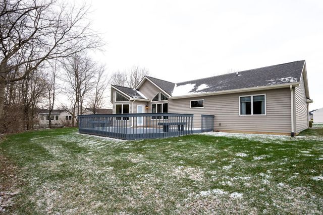 811 Falcon Creek Parkway, Fort Wayne, IN 46845