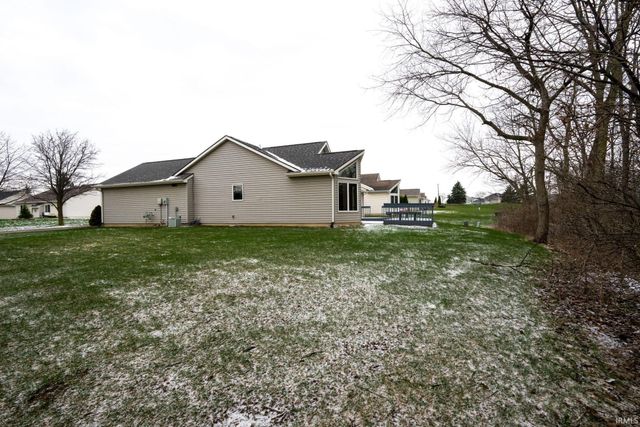 811 Falcon Creek Parkway, Fort Wayne, IN 46845