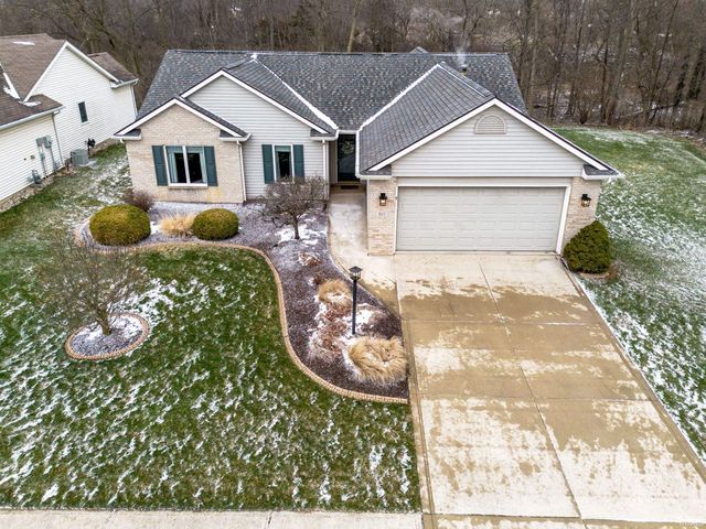 811 Falcon Creek Parkway, Fort Wayne, IN 46845