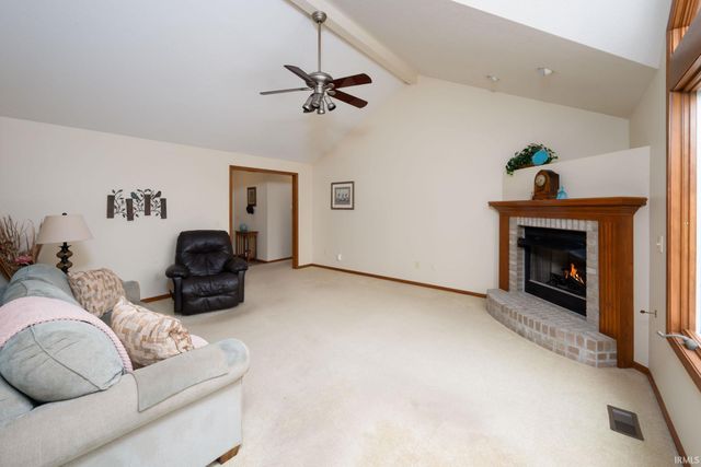 811 Falcon Creek Parkway, Fort Wayne, IN 46845